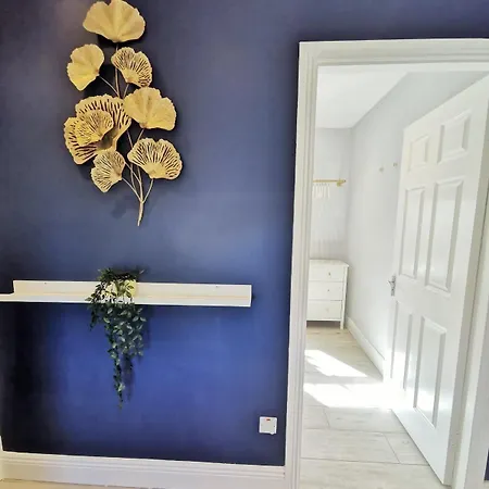 Moneylands Farm Self-catering *