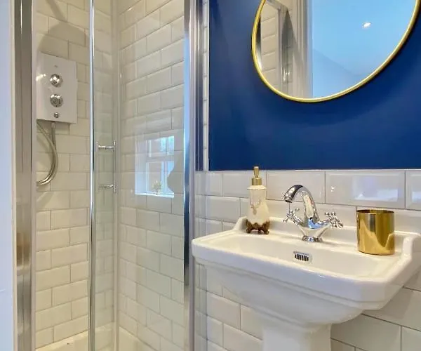 Moneylands Farm Self-catering Apartment *