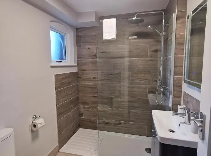 Moneylands Farm Self-catering *